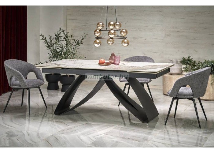 Hilario étkezőasztal becsukva + K-550 székek